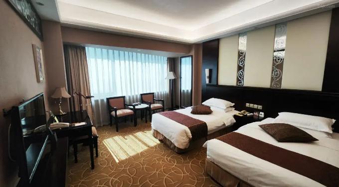 Kunming Green Land Hotel