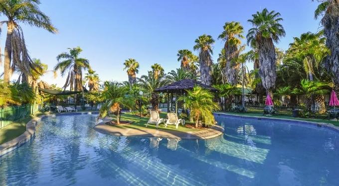Desert Palms Hotel