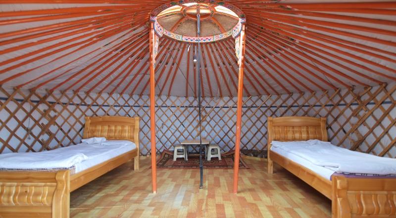 Tsagaan Suvarga Ger Camp