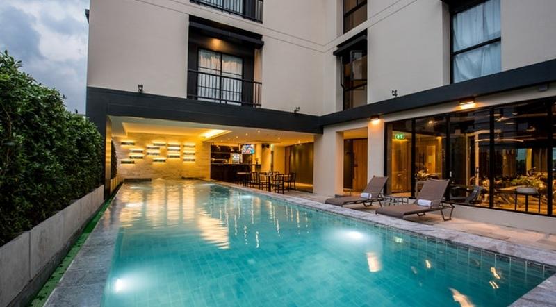 Cross Vibe Bangkok Sukhumvit Hotel (Formerly X2 Vibe Bangkok Sukhumvit Hotel)